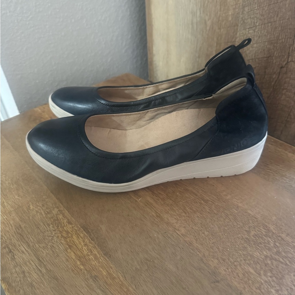 Vionic Jacey Ballet Wedges Like New - Size 9.5
